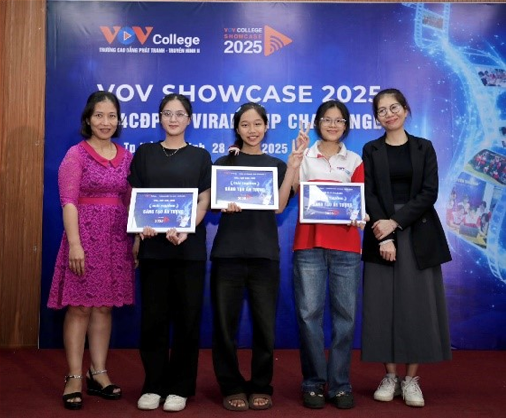 Trao bằng tốt nghiệp cho 58 tân cử nhân báo chí hệ liên thông: Hợp tác đào tạo, đồng hành tiếp lửa nghề